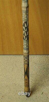 19th / 20th C WALKING CANE, SPIDER KNOB, SCRATCH CARVED BAMBOO. WEST AFRICAN