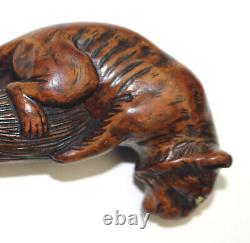 Good antique carved boxwood novelty Parasol Handle of a tiger glass eyes C. 1900