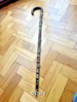 VINTAGE WALKING STICK CANE Hiking Souvenir Tourist Badges 34 Carved Sculpted