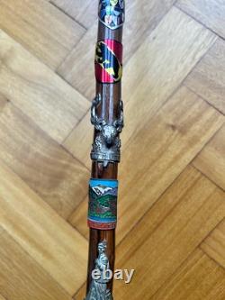 VINTAGE WALKING STICK CANE Hiking Souvenir Tourist Badges 34 Carved Sculpted