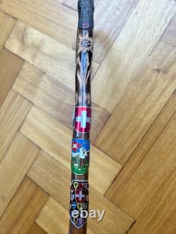 VINTAGE WALKING STICK CANE Hiking Souvenir Tourist Badges 34 Carved Sculpted